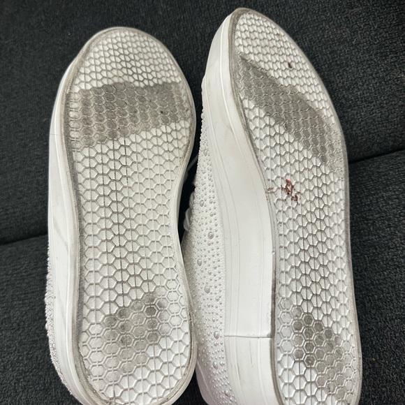Juicy Couture White Sneakers with pearlized Rhinestone Accents size 10 - Picture 5 of 6